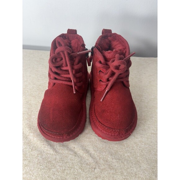 UGG  Unisex Neumel II Boots Toddler Size 7 Chukka Boot Red SN 1017320T - Picture 1 of 12